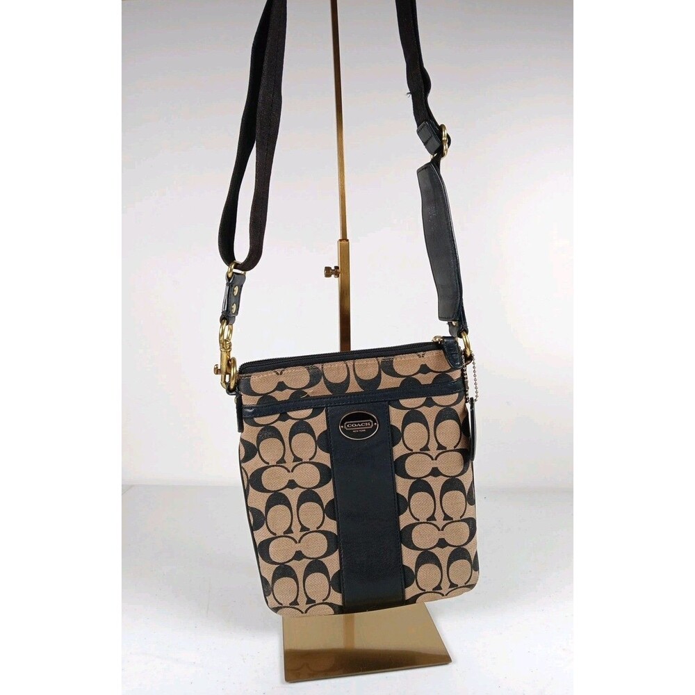 Coach Signature Swingpack Crossbody Black tan  Leather Strap Handbag Purse